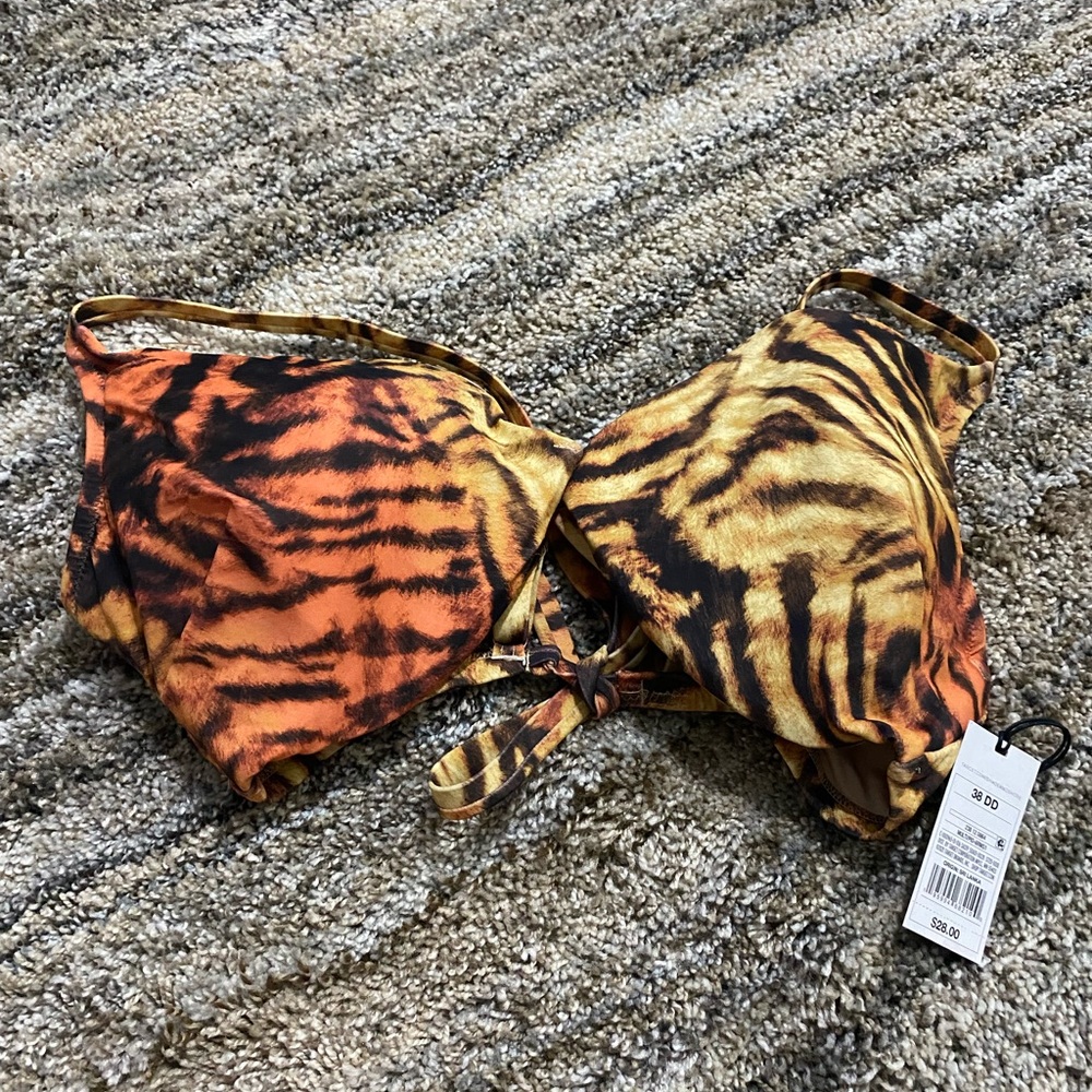 NWT bikini top